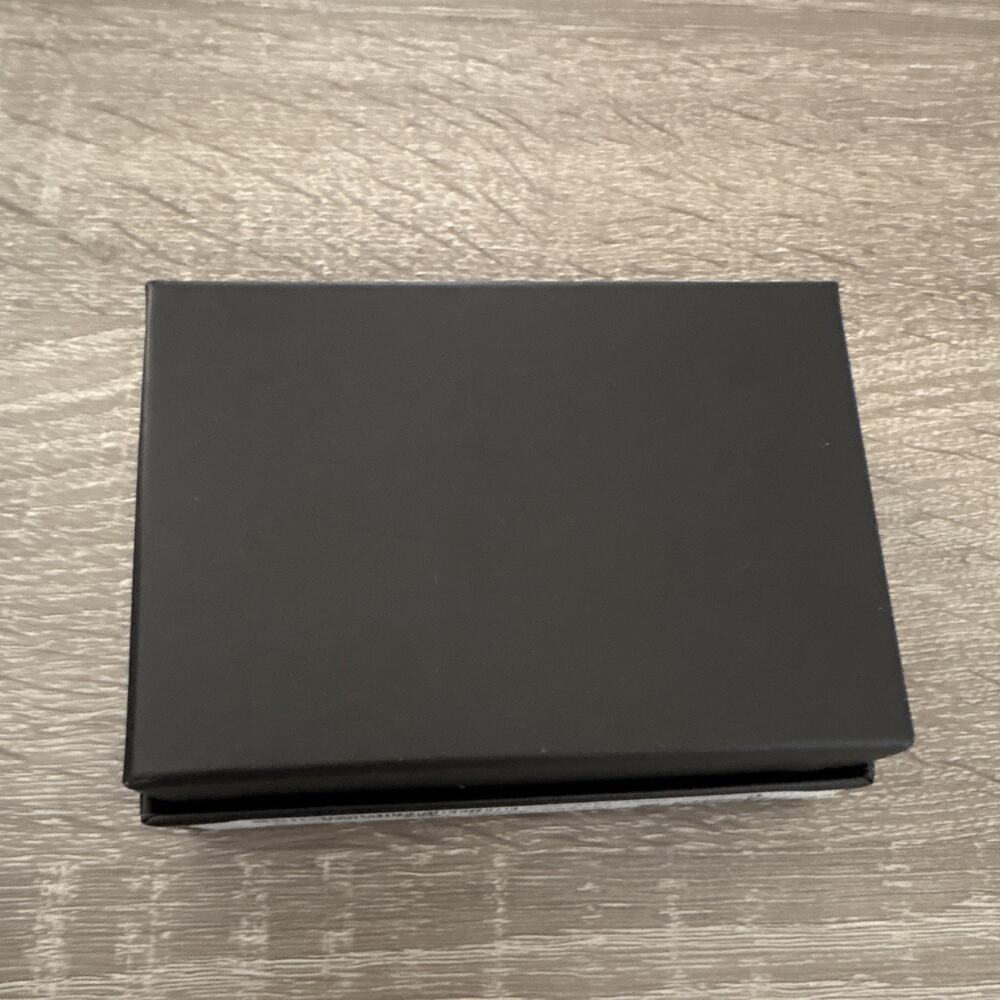 Gucci Small Gift Box ONLY with Tissue Paper - Picture 6 of 6